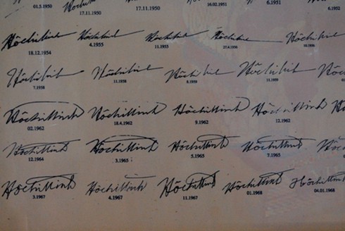 Chiêm ngưỡng chữ ký Hồ Chủ Tịch từ 1945 - 1969