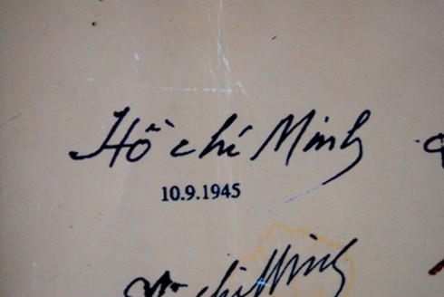 Chiêm ngưỡng chữ ký Hồ Chủ Tịch từ 1945 - 1969