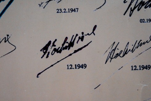 Chiêm ngưỡng chữ ký Hồ Chủ Tịch từ 1945 - 1969