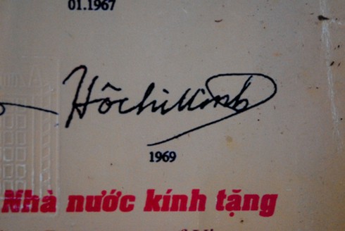 Chiêm ngưỡng chữ ký Hồ Chủ Tịch từ 1945 - 1969