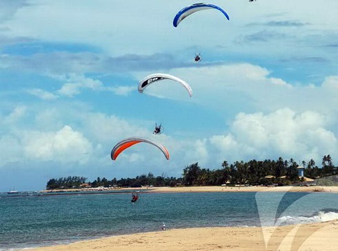 Gắn định vị GPS cho VĐV thi dù bay quốc tế Đà Nẵng