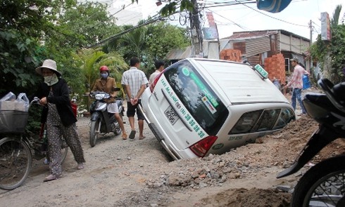 Taxi `sập bẫy` công trình