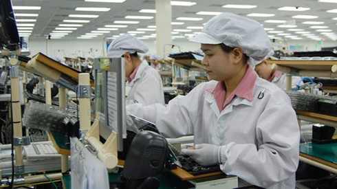 Đề xuất vợ sinh con, chồng hưởng 2 tháng lương