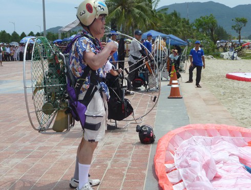 Chính thức khởi tranh cuộc thi dù bay quốc tế Đà Nẵng