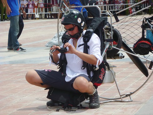 Chính thức khởi tranh cuộc thi dù bay quốc tế Đà Nẵng