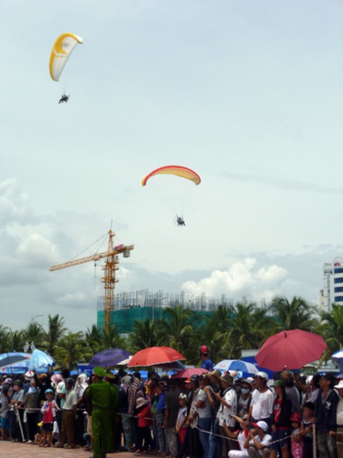 Chính thức khởi tranh cuộc thi dù bay quốc tế Đà Nẵng