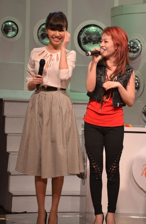 Bích Phương Idol trổ tài hát nhạc thiếu nhi