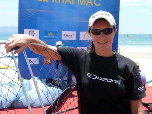 Clip Đà Nẵng đẹp chưa từng thấy dưới cánh dù bay Emilia Plak