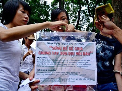 Sinh viên Đắk Lắk xoa dịu “nỗi đau Sêrêpôk”