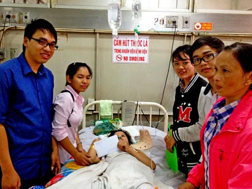Sinh viên Đắk Lắk xoa dịu “nỗi đau Sêrêpôk”