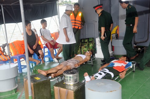 Bộ đội Biên phòng đánh trả 'tàu lạ' cứu ngư dân Đà Nẵng