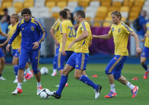 Ukraine - Thụy Điển: Ibrahimovic đối đầu Shevchenko