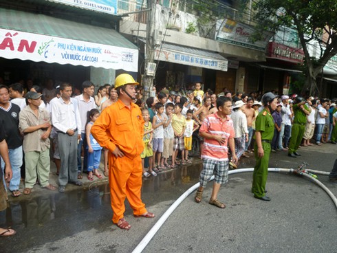 Cháy lớn ở khu buôn bán sầm uất nhất Đà Nẵng