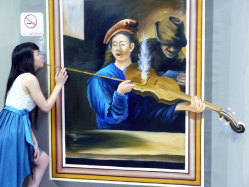 Nữ diễn viên Ngọc Trinh `co rúm` trước nanh vuốt đười ươi!