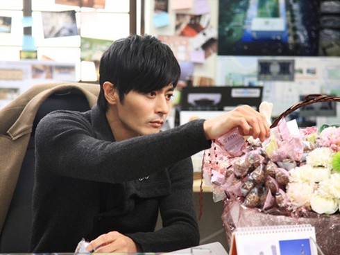 Phim của Jang Dong Gun vượt mặt 'Dr. Jin' của Song Seung Hun