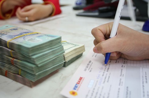Rối bời việc `xử` nợ xấu ngân hàng
