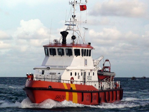 Tàu SAR 274 cứu cùng lúc 2 tàu cá bị nạn