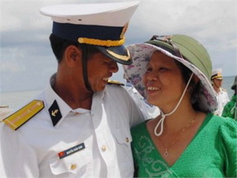 Gặp những người vợ của bộ đội Trường Sa
