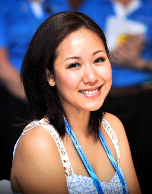 Hoa hậu Ngô Phương Lan xinh tươi rước đuốc Olympic