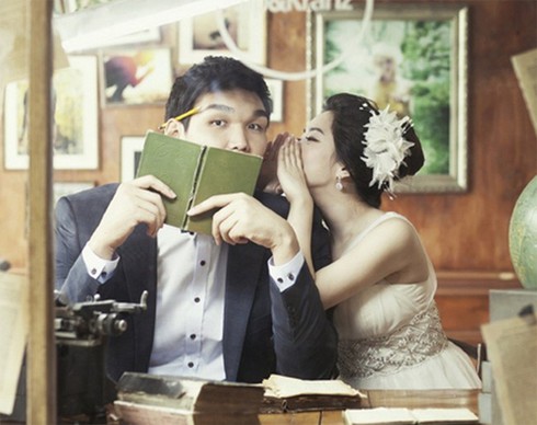 Sao bóng rổ Hàn 'xấu xí' bên cô dâu xinh như mộng