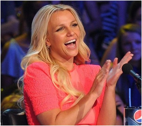 Britney Spears nghiêm khắc, thí sinh bị sốc