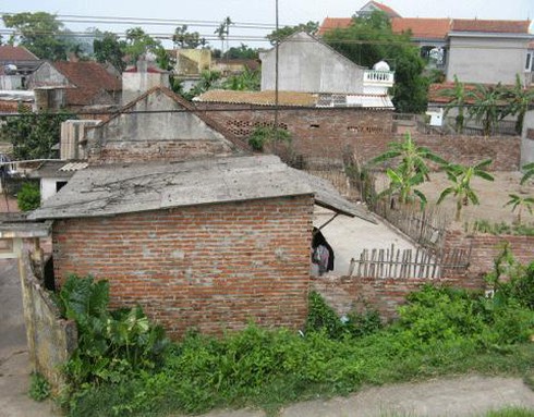 Tiêu tiền như ở Chu Minh thì núi vàng to như Ba Vì cũng hết