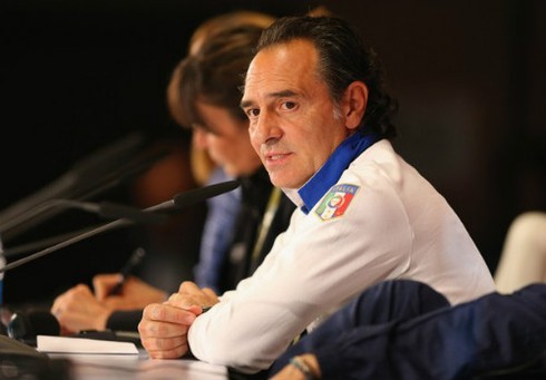 ĐT Tây Ban Nha gặp khó trong trận đấu lịch sử