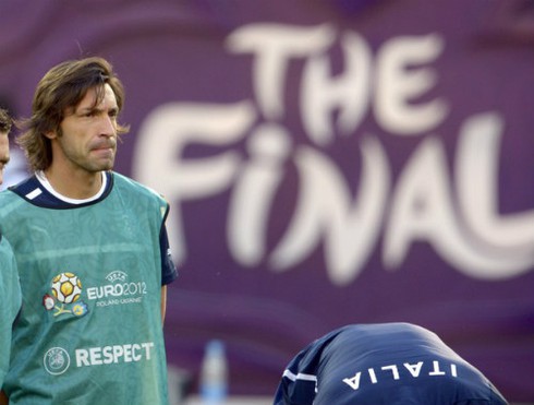 ĐT Tây Ban Nha gặp khó trong trận đấu lịch sử