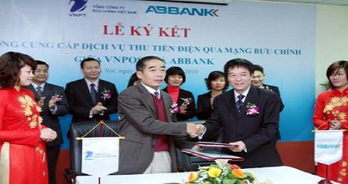 Dịch vụ thu tiền điện qua mạng bưu chính hoạt động trở lại