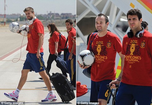 Người hâm mộ chào đón những người hùng TBN