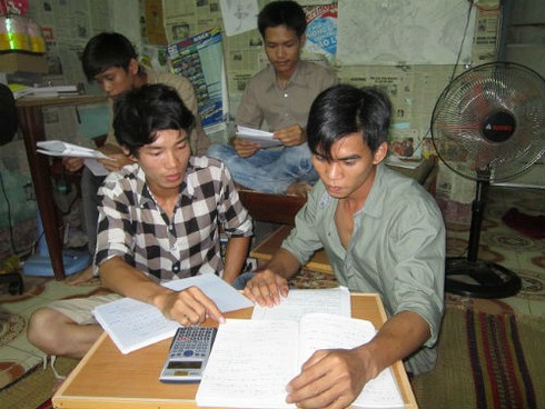 Cậu sinh viên nghèo hỗ trợ chỗ ở cho hàng trăm sĩ tử