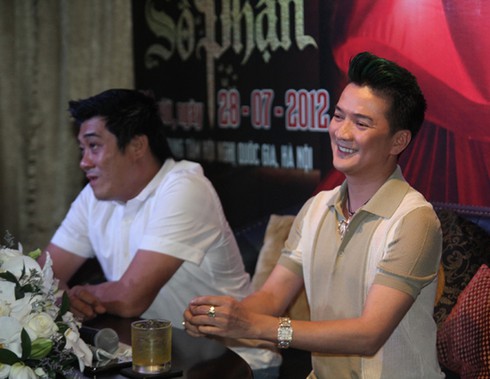 Trang Nhung bất ngờ có mặt chia vui cùng Mr. Đàm