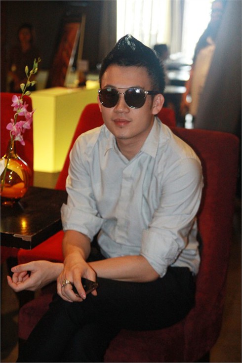 Trang Nhung bất ngờ có mặt chia vui cùng Mr. Đàm