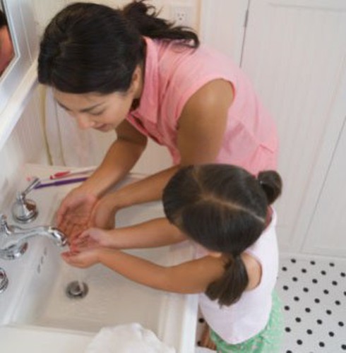 Nhận tiền lắp nước sạch cho dân rồi mang đi tiêu xài