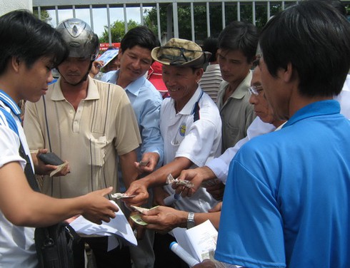 Bắt giữ sinh viên bán đáp án rởm môn Toán