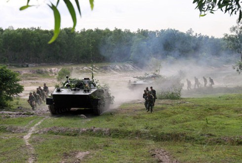 Bộ binh quân khu 9 'cơ động đột kích' với chiến xa lội nước