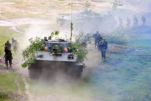 Bộ binh quân khu 9 'cơ động đột kích' với chiến xa lội nước