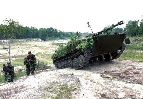 Bộ binh quân khu 9 'cơ động đột kích' với chiến xa lội nước