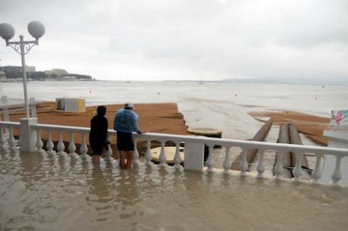 Clip lũ lớn kinh hoàng ở Nga