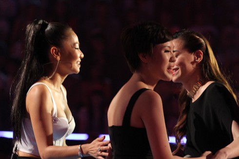 Hà Hồ, Thu Minh lấn át Mr Đàm ngay đêm mở màn The Voice