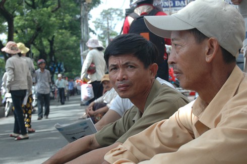 Phụ huynh 'méo mặt' vì giá nhà nghỉ 1 triệu đồng/đêm