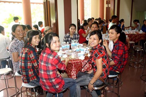 Tiếp sức mùa thi để tích đức