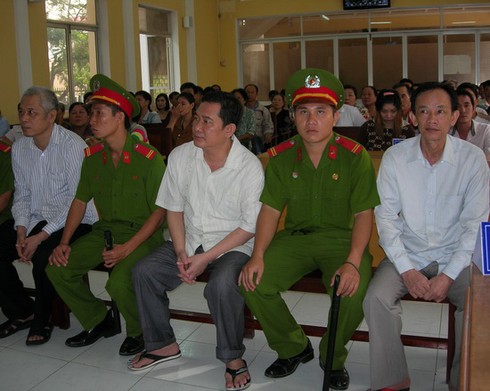 'Quan' đánh cờ tiền tỷ Sáu Lèo khóc ngay tại tòa