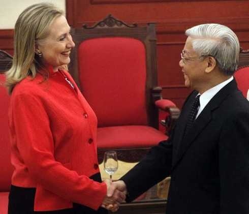 Chuyến thăm Việt Nam của Hillary trên báo nước ngoài