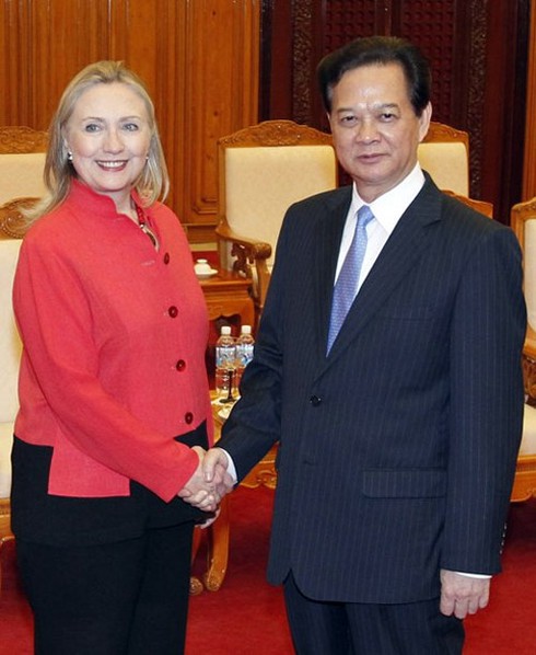Chuyến thăm Việt Nam của Hillary trên báo nước ngoài