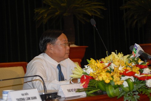 TP.HCM: Nóng chuyện lãi suất, xả thải y tế