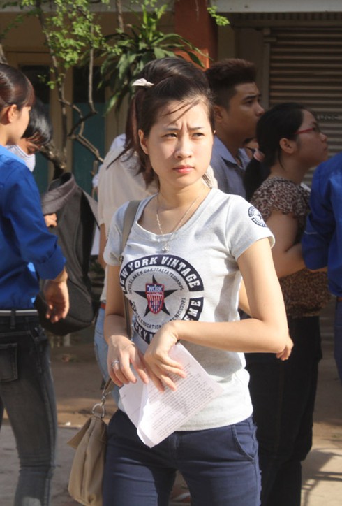 Hôm nay, gần nửa triệu thí sinh làm thủ tục thi cao đẳng