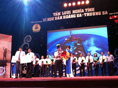 Chung tay giúp ngư dân bám biển Hoàng Sa, Trường Sa