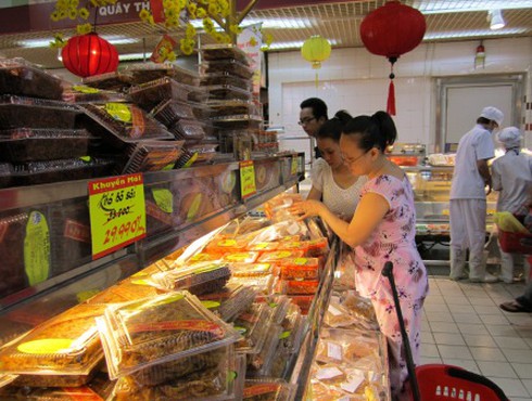 Doanh nghiệp giảm giá để “cứu” sức mua