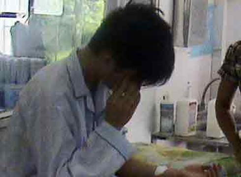 Nam sinh lớp 10 uống thuốc panadol tự tử